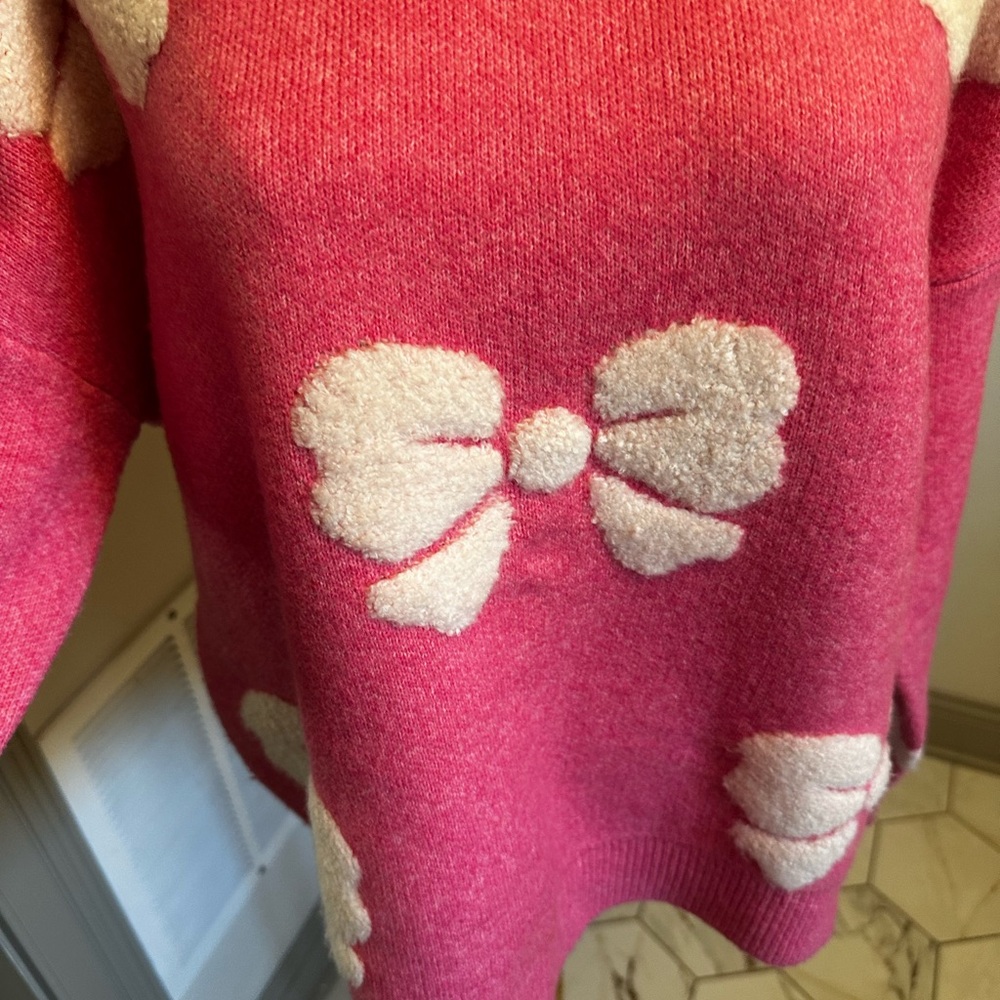 Women’s Pink Bow-Print Crewneck Sweater - Picture 4 of 4
